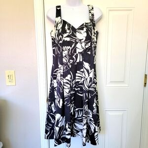 WHBM Satin Black White Floral Pleated Sleeveless Dress Wedding Guest Party Sz 8